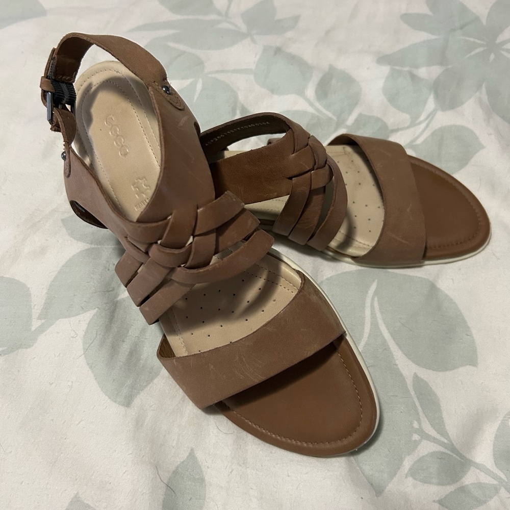 Ecco Brown Strappy Sandals